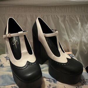 Jessica Simpson Black and White Platform T-Strap Heels